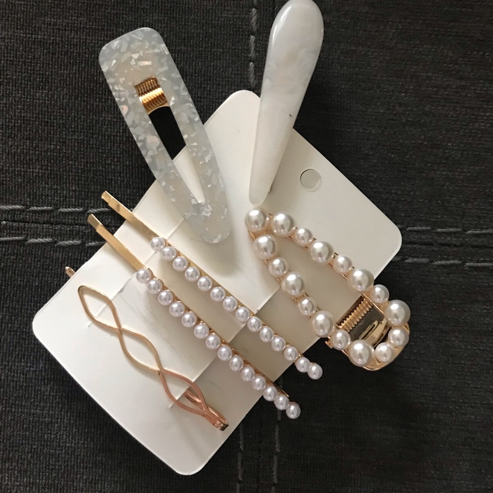 Trendy hair clips